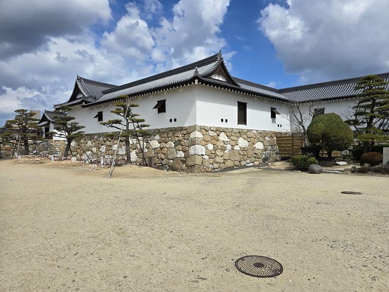 本丸広場から見た多聞櫓