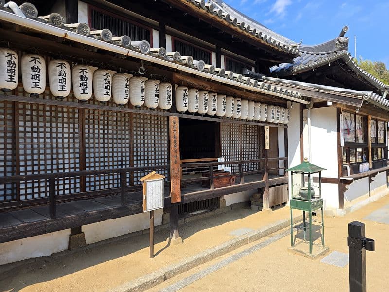 西國寺 境内の石仏や仏像