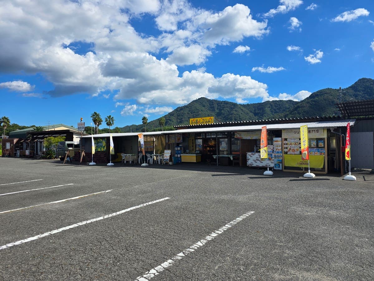 生口島・ドルチェと同じ敷地にある島の駅しまなみ1(おみやげ・レモネード)