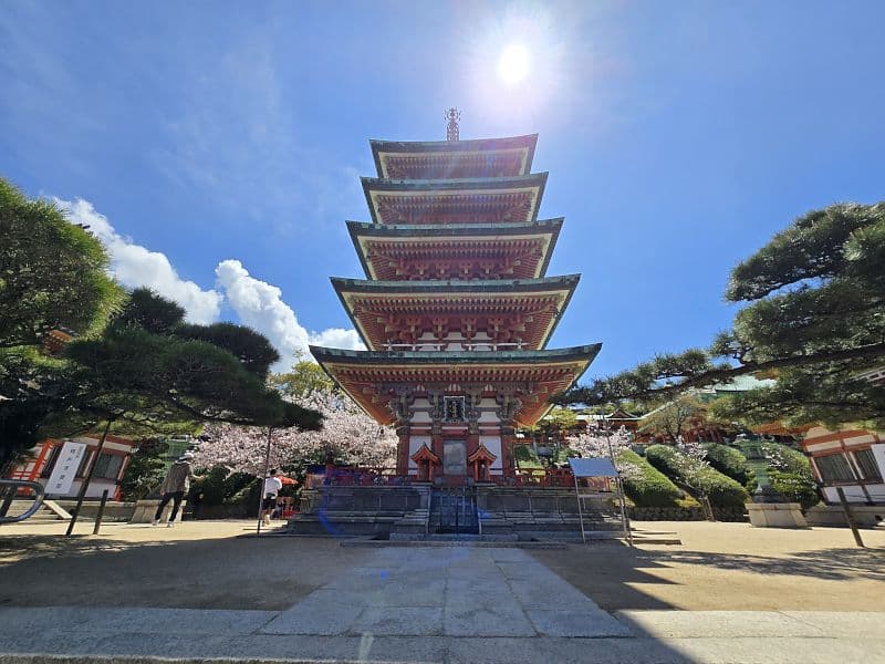 耕三寺の五重塔(大慈母塔)——奈良・室生寺五重塔を原型とした境内中段の中心建築